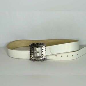 Jessica‎ Simpson Belt White Leather Silver Buckle Boho Cowgirl Sz L